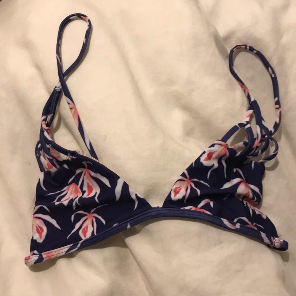 BNWOT Acacia Swim blue Island orchid Santorini top